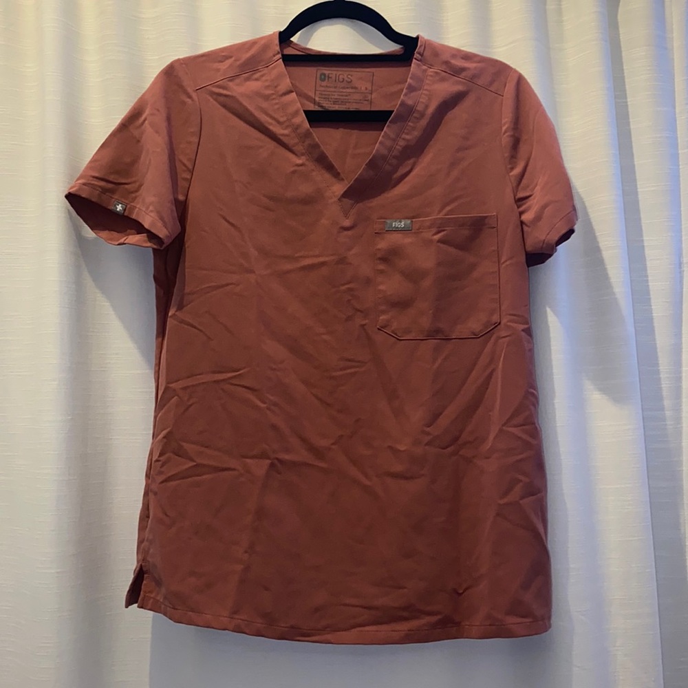 Figs scrub top